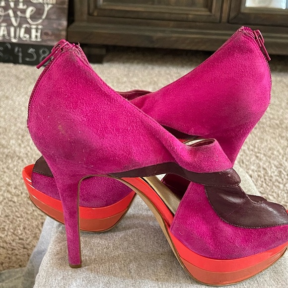 Size 8.5 Jessica Simpson heels with zippers on the back, multicolor - Picture 3 of 6